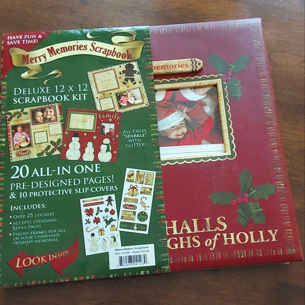 🌺 NWT Christmas Deluxe Scrapbook Kit